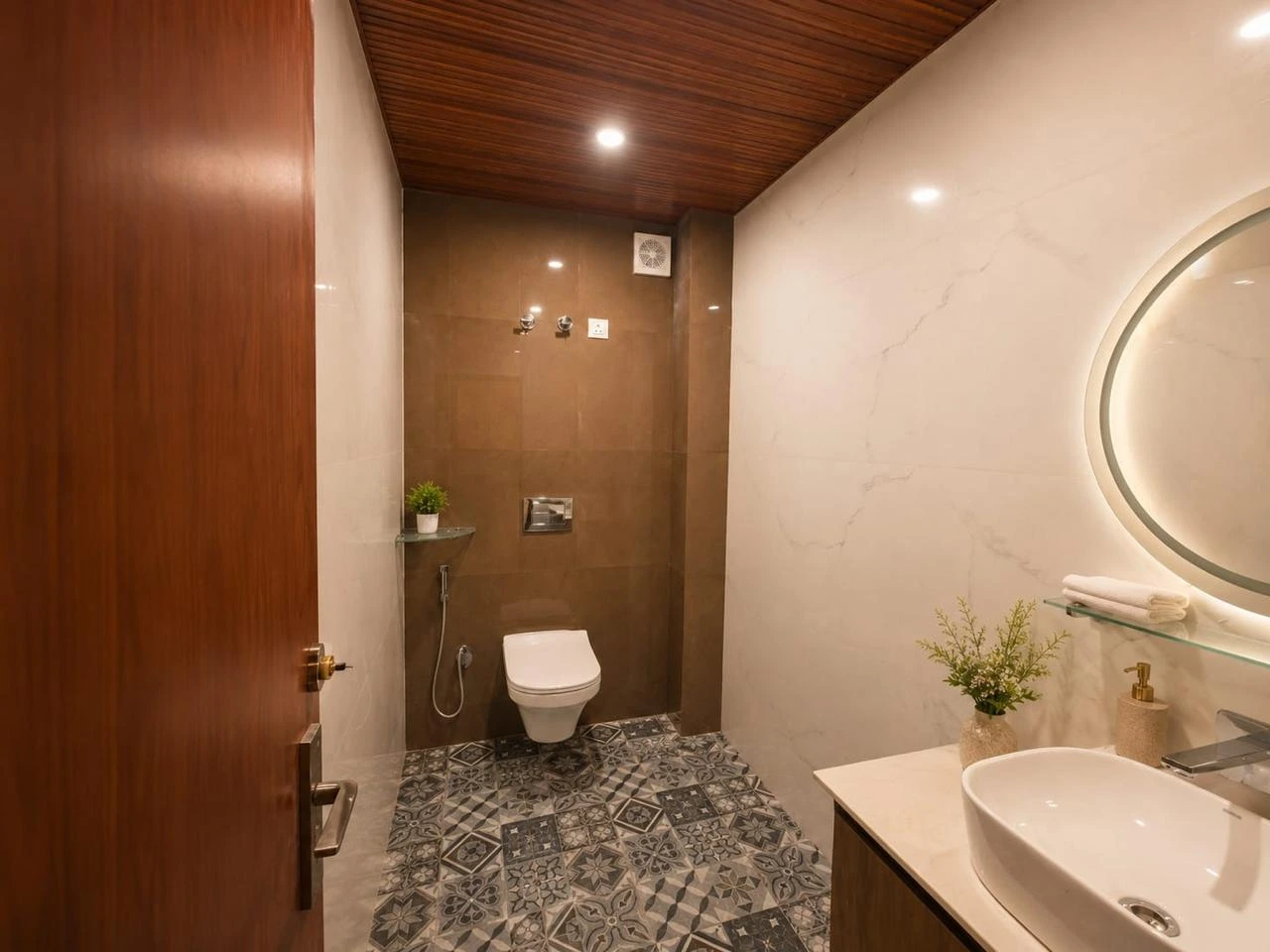 Heated Plunge Pools & Restrooms
