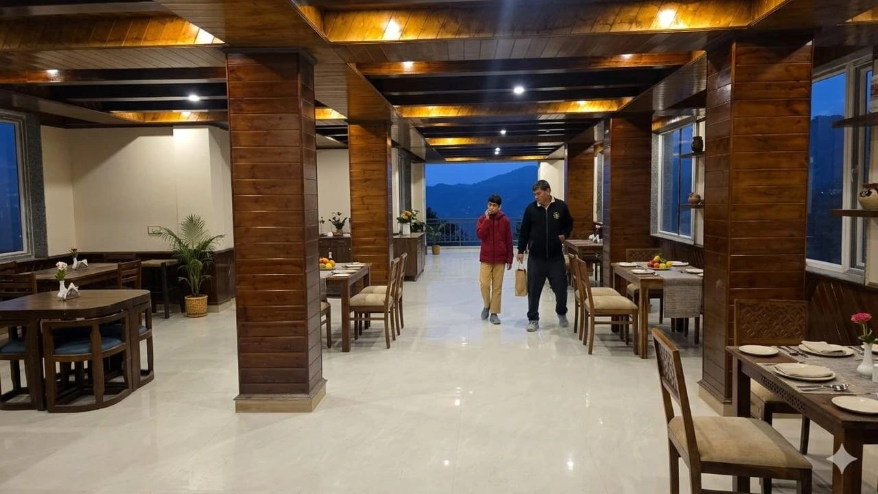 In-House Café, Restaurant & Parking