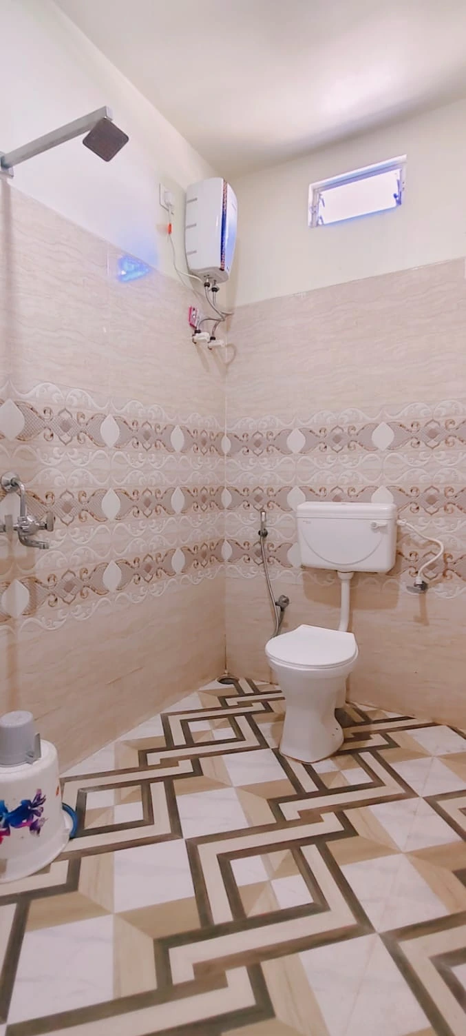 Sparkling Ensuite Bathroom